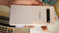 A picture of SAMSUNG S10 5G