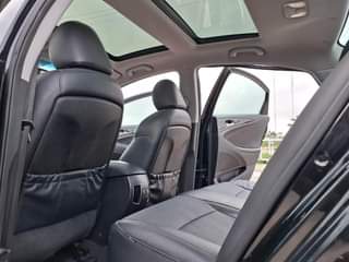 A picture of Hyundai Sonata 2014