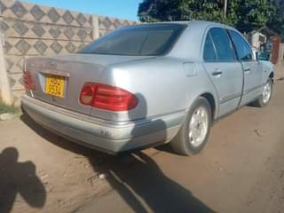 classifieds/cars mercedes