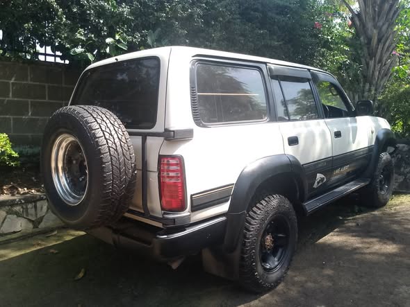 A picture of Toyota Land Cruiser VX Automatic Diesel Engine Safari car For