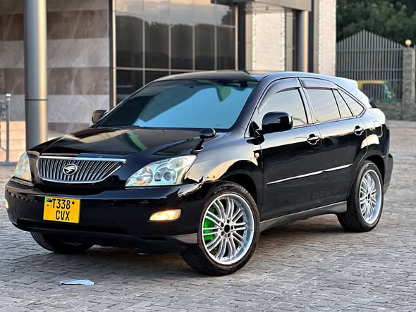 A picture of TOYOTA HARRIER ON SALE 0628 190 101