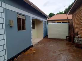A picture of HoUSE FOR SALE