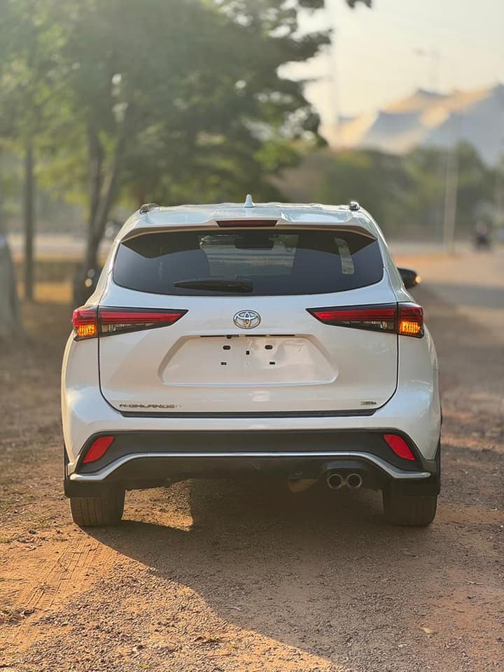 A picture of TOYOTA HIGHLANDER XSE