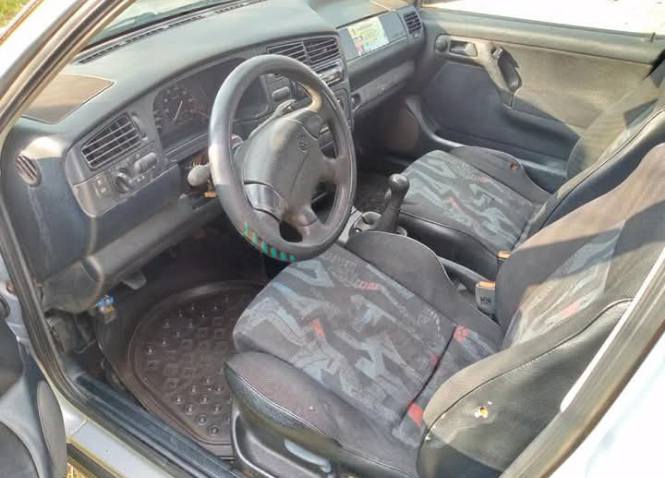 A picture of Volkswagen golf 3 pure first body