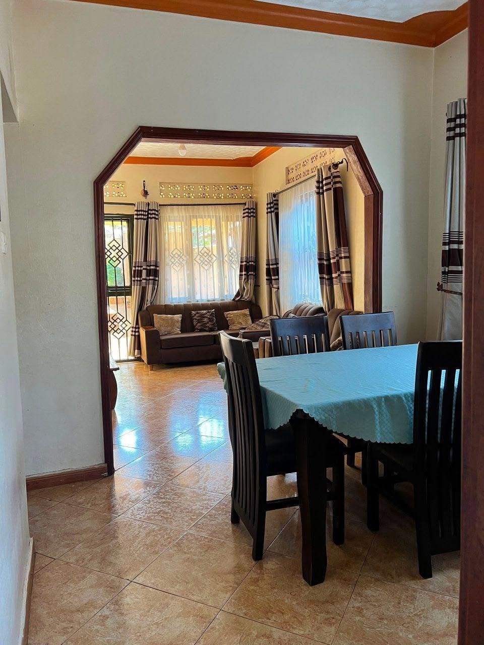 A picture of Family house
