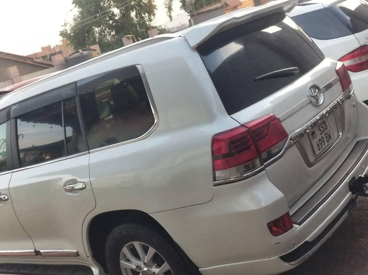 A picture of LAND CRUISER LEFTHAND DIESEL AUTO