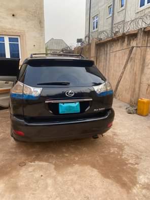 A picture of DISTRESS SALE LEXUS RX350 MODEL 2006 Catalyst intact Duties duly
