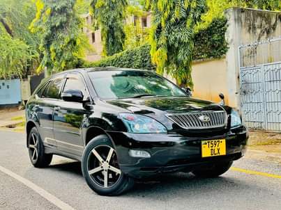 A picture of TOYOTA HARRIER