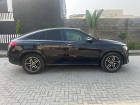 A picture of Mercedes Benz GLC300