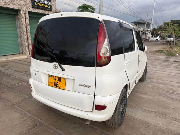 A picture of TOYOTA FUNCARGO REG DEL YEAR 2O04 ENGINE CC 1290