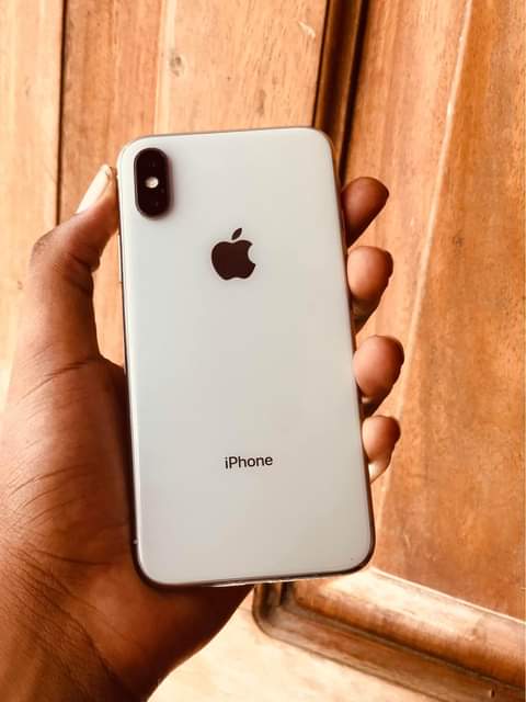 A picture of IPhone X