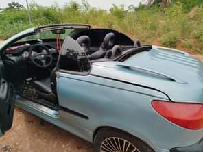 A picture of Peoguet 206 convertible for sell Automatic transmission Gear ok Brand