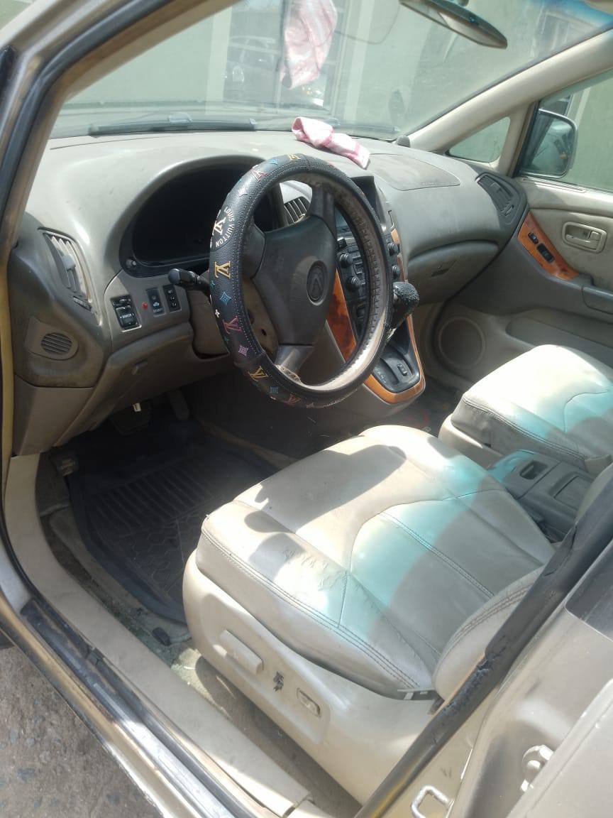 A picture of  Used Lexus RX 300 2001 model 