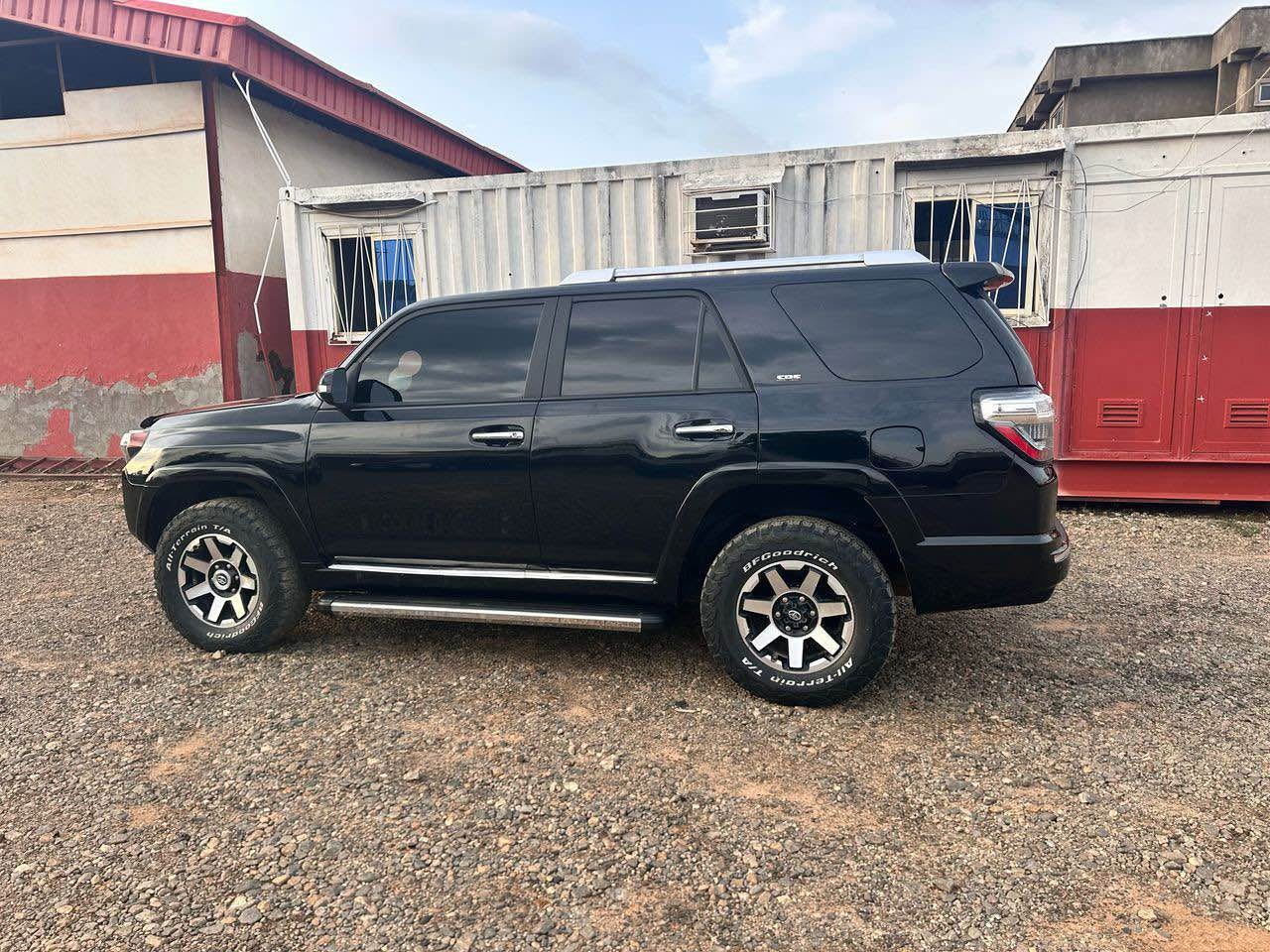 A picture of Toyota 4Runner 2012 model