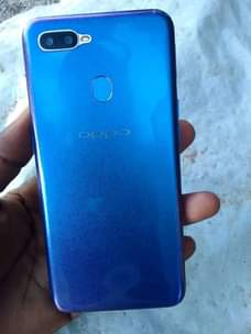 A picture of oppo f5s