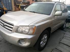 A picture of Toyota Highlander 03