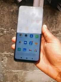 A picture of Redmi 10c internal 128gb ram 6 kipengele crek 1 tu