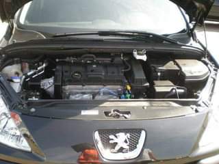 A picture of Peugeot 307 is available for sale for 1million naira call