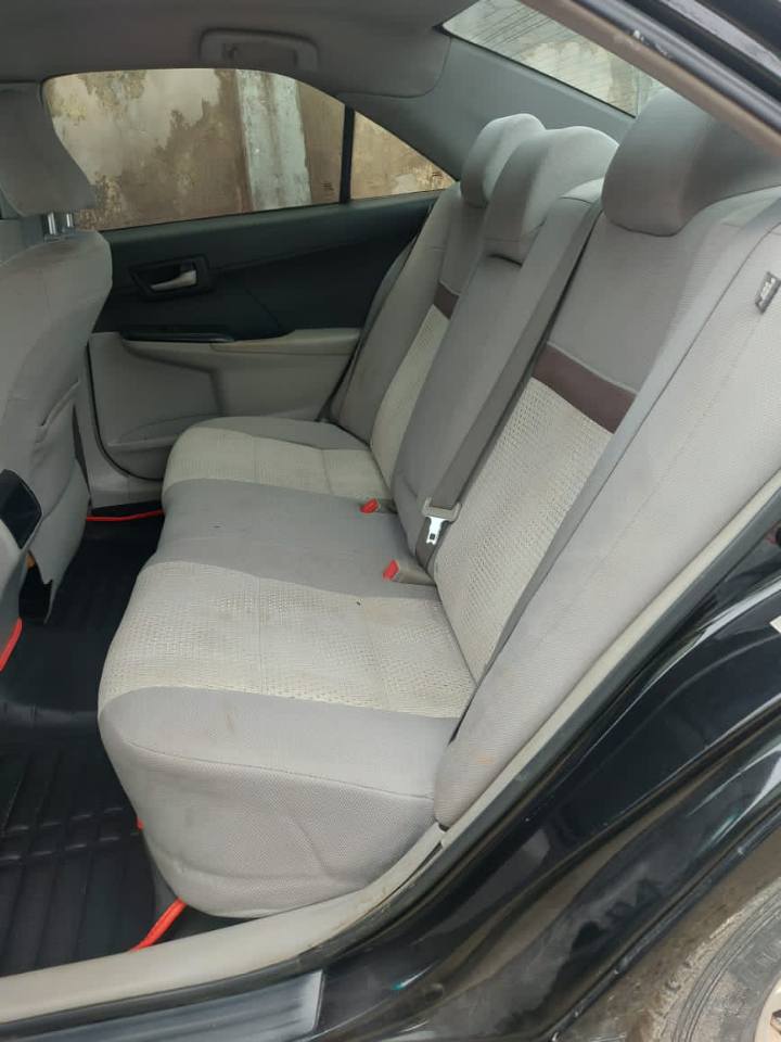 A picture of Toyota Camry 13 model...obas