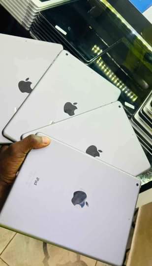 A picture of iPad 3 wifi 32GB Apple en promotion Tablette D origine