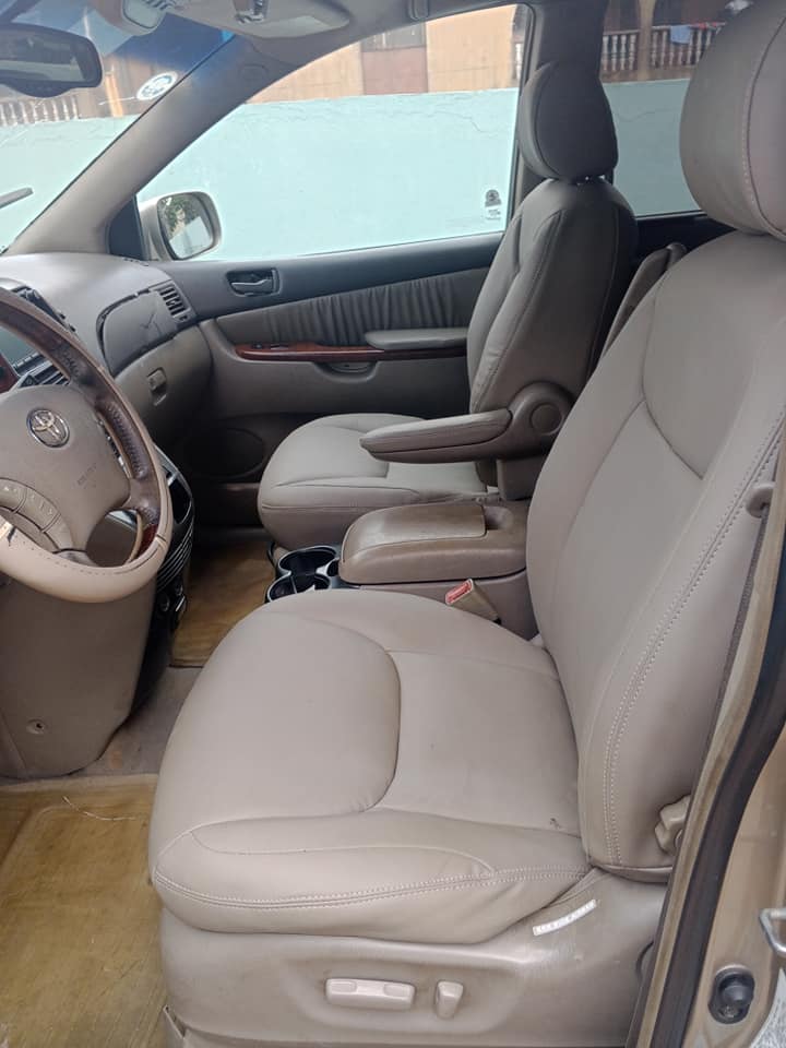 A picture of Toyota Sienna