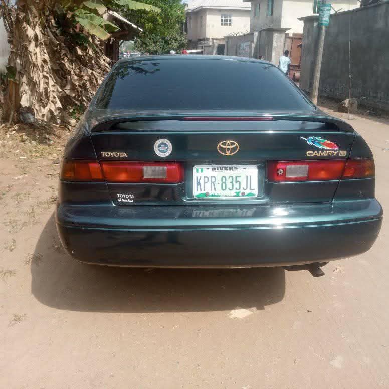 A picture of 2000 Toyota camry