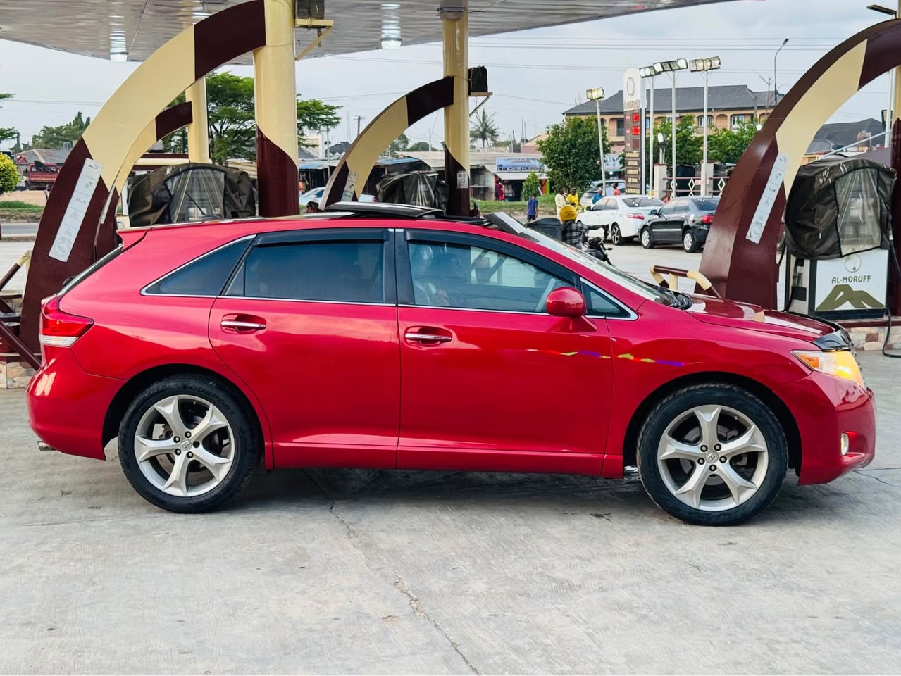 A picture of Reg Toyota venza toks standard