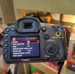 A picture of Canon EOS 7D BODY