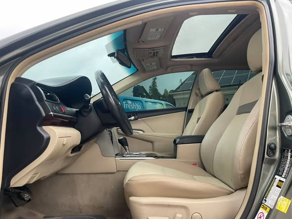 A picture of MASSIVE PRICE DROP Foreign Used Toyota Camry V6 2013 XLE
