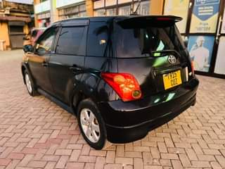 A picture of TOYOTA IST