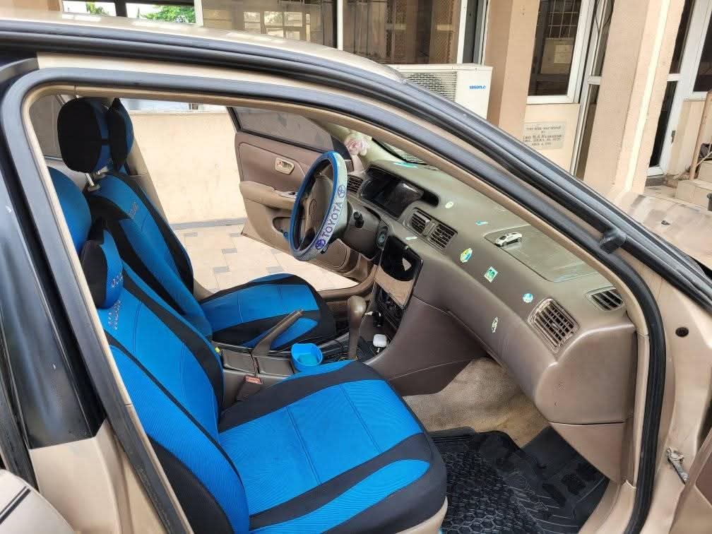 A picture of 1999 Toyota camry