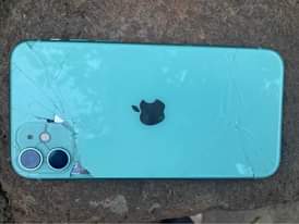 A picture of Iphone 11 64gb