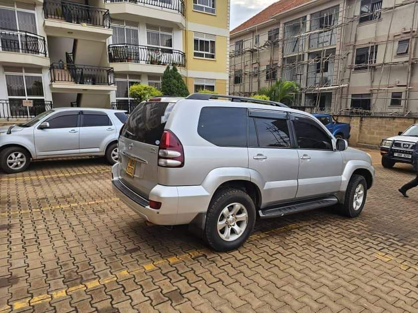 A picture of 2009 Toyota Land cruiser 4wd