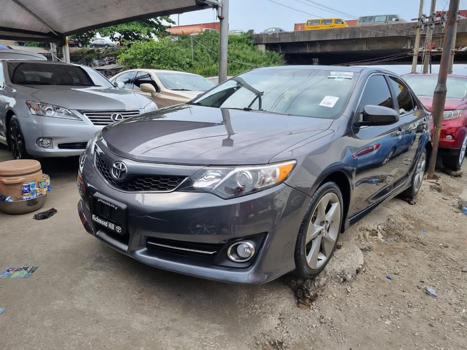 A picture of 2014 Toyota Camry foreign used