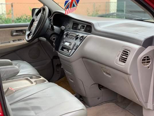 A picture of used honda odyssey