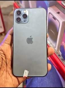 A picture of Iphone 11 pri