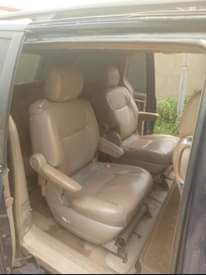 A picture of Toyota sienna 2005 me model engine and gear working perfectly