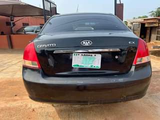 A picture of Reg Kia cerato 2008 model extremely clean engine and gear