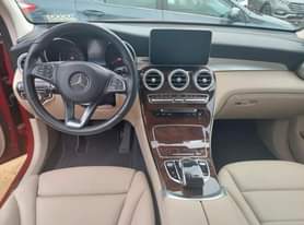 A picture of Mercedes Benz glc300
