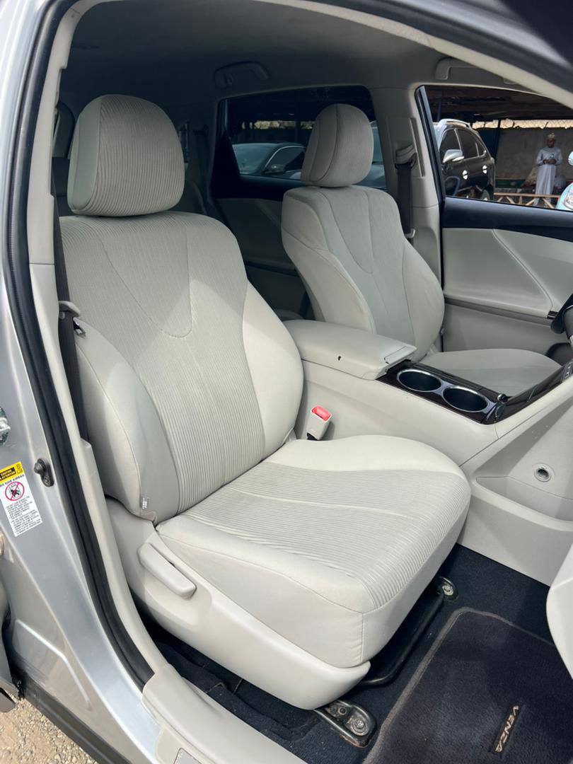 A picture of 2026 ENTRY A super clean Few months used Toyota Venza
