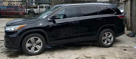 A picture of Toyota Highlander Limited Edition 2015