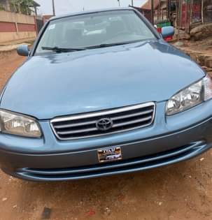 A picture of 2001 Toyota Camry