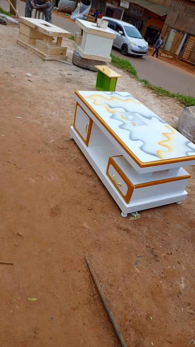 A picture of Center tables 0779779256