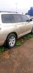 A picture of Toyota Highlander 08