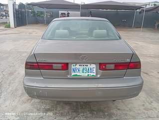 A picture of Toyota Camry 1999 LE