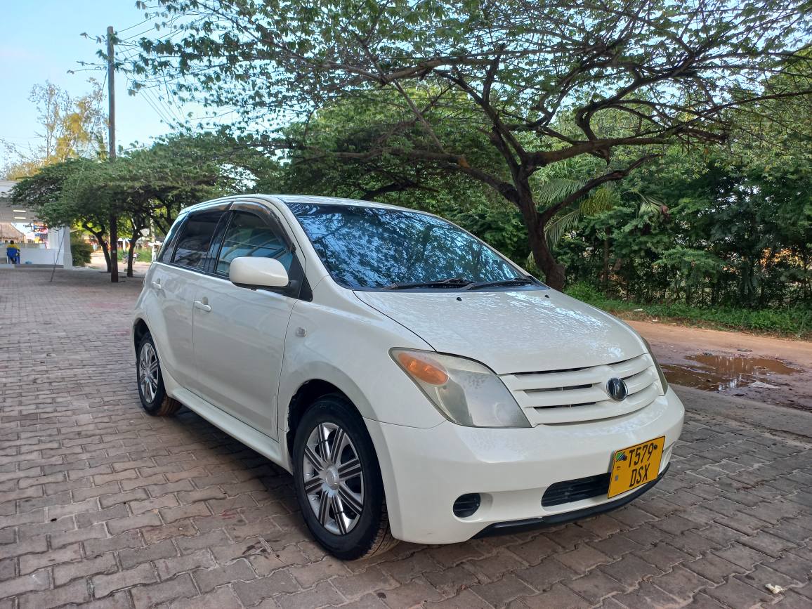A picture of TOYOTA IST ON SALE