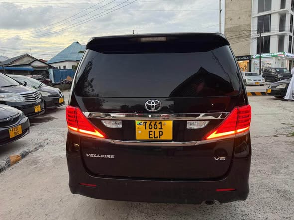 A picture of 2010 Toyota Vellfire