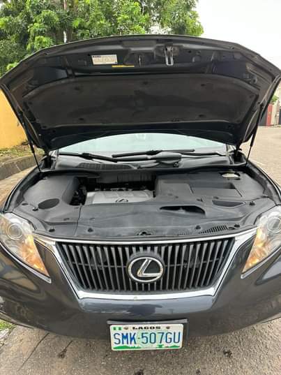 A picture of Lexus RX350 2010 model