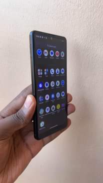 A picture of AQUOS SENSE 5