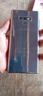 A picture of Samsung galaxy note 9 128gb 6gb ram 420k